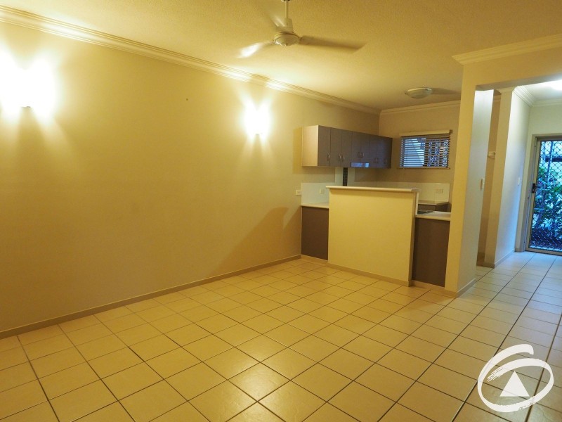 202/2-8 Centenary Close, Manoora QLD 4870