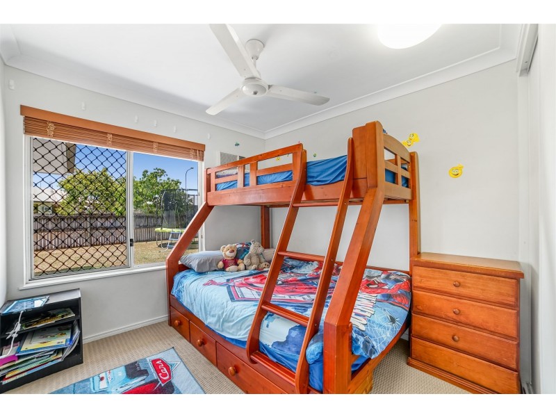 38 Phoenix Street, White Rock QLD 4868