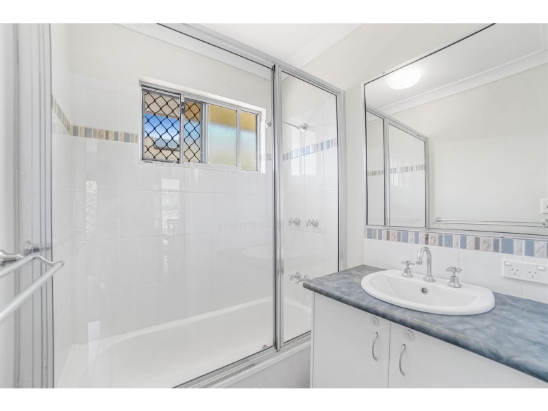 38 Phoenix Street, White Rock QLD 4868