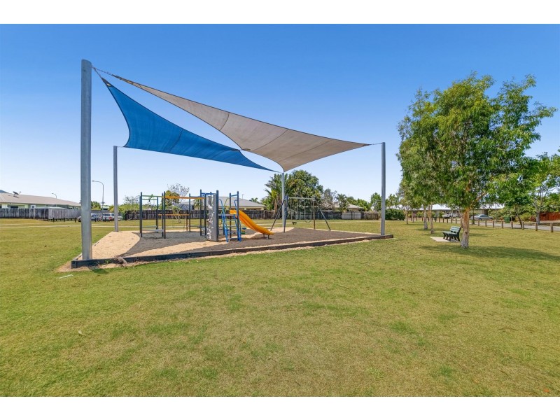 38 Phoenix Street, White Rock QLD 4868