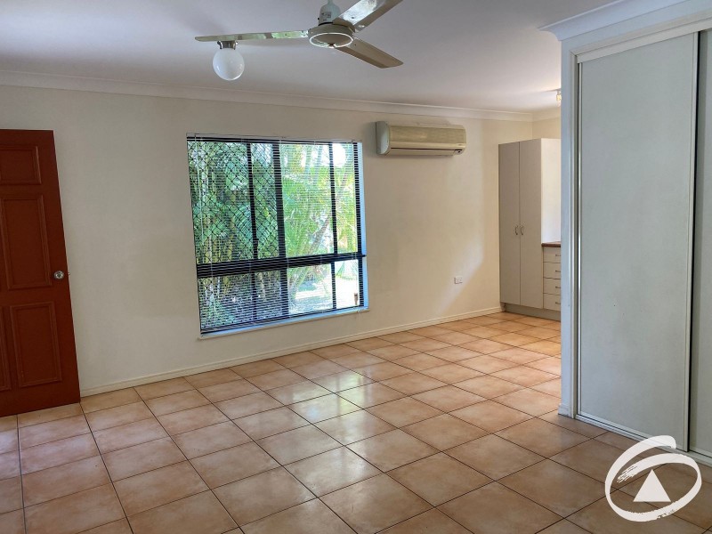 6/11 Sandown Close, Woree QLD 4868