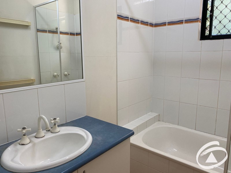 6/11 Sandown Close, Woree QLD 4868