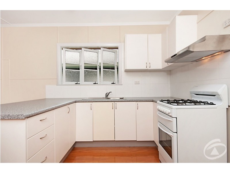 227 Lyons Street, Westcourt QLD 4870