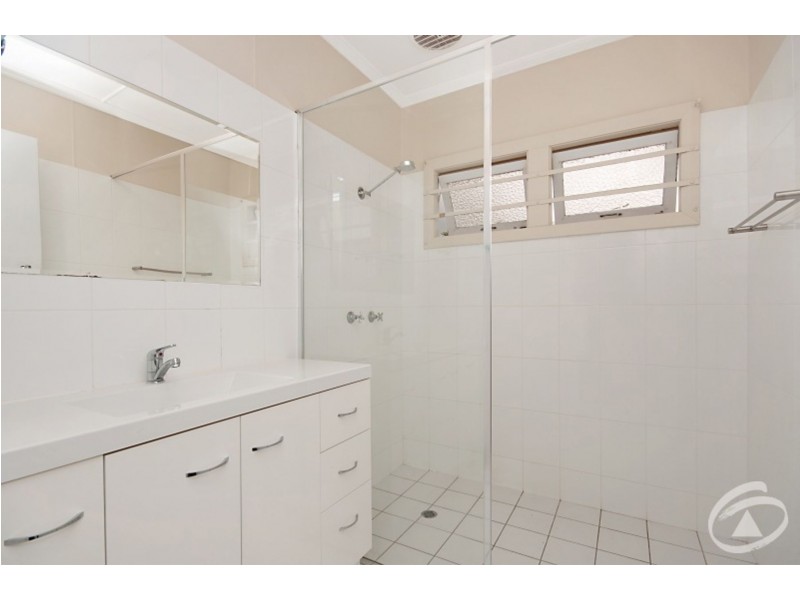 227 Lyons Street, Westcourt QLD 4870