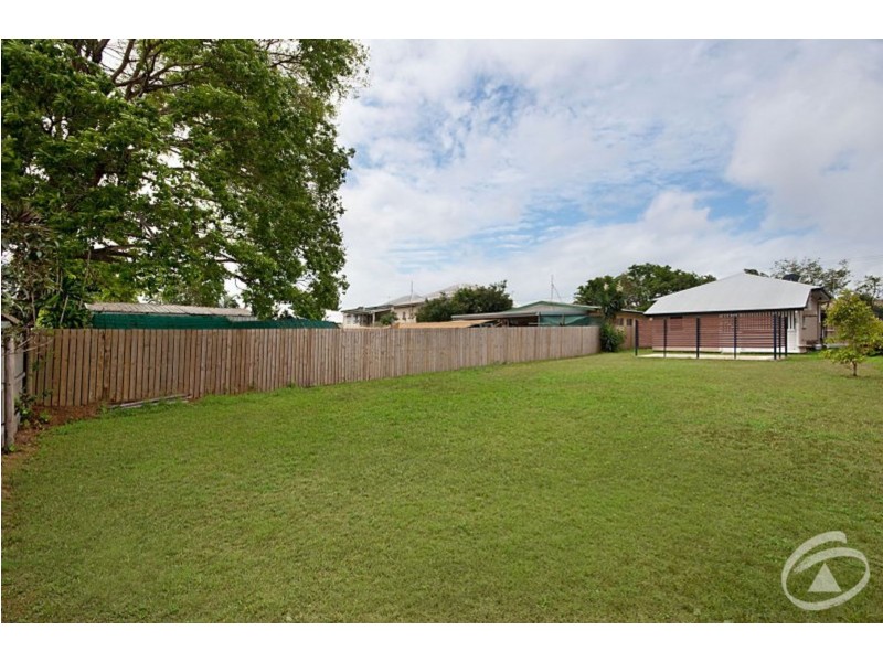 227 Lyons Street, Westcourt QLD 4870