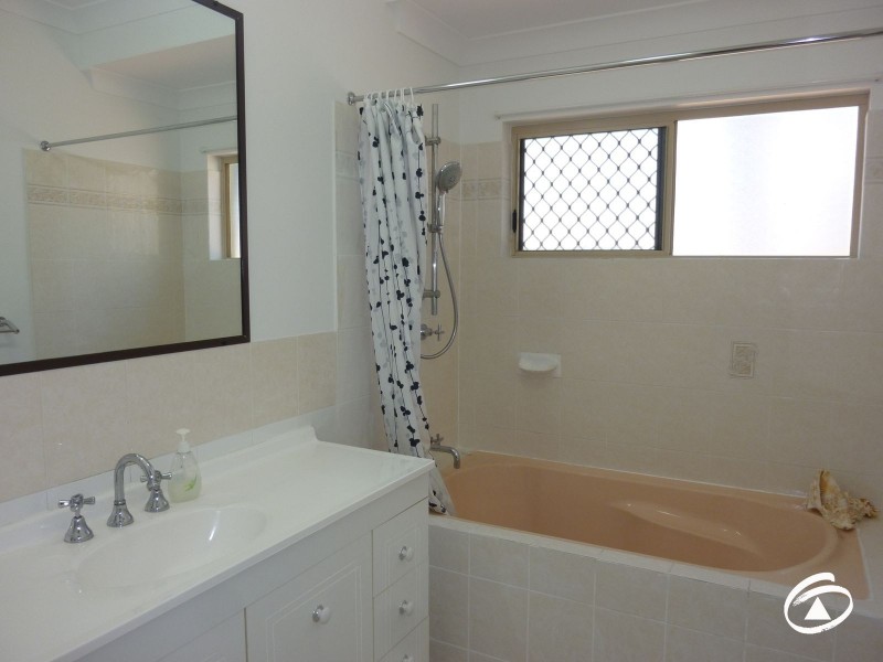 24 Grimes Close, Kanimbla QLD 4870