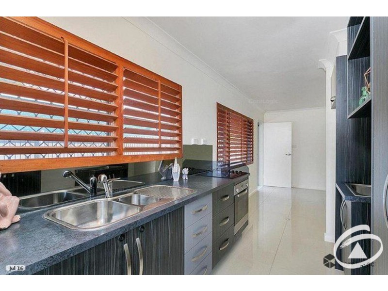 2/1 Sandown Close, Woree QLD 4868