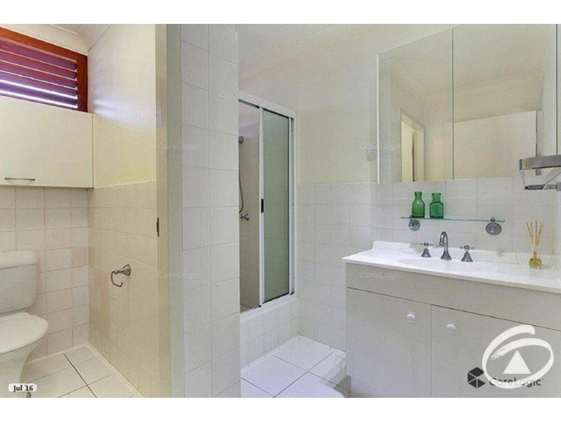 2/1 Sandown Close, Woree QLD 4868