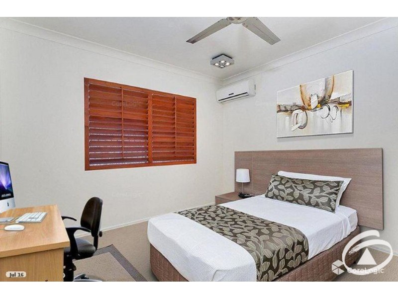 2/1 Sandown Close, Woree QLD 4868