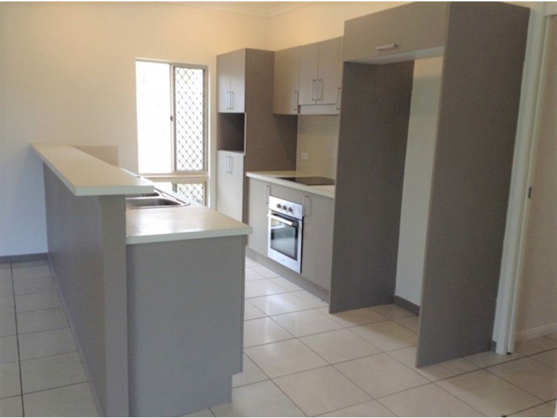 24 Roderick Street, Bentley Park QLD 4869