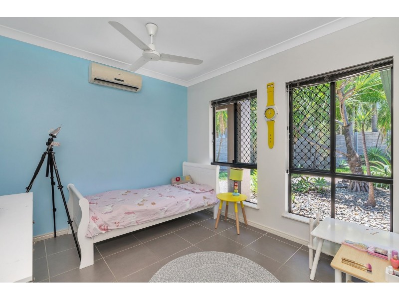 16 Retreat Close, Palm Cove QLD 4879