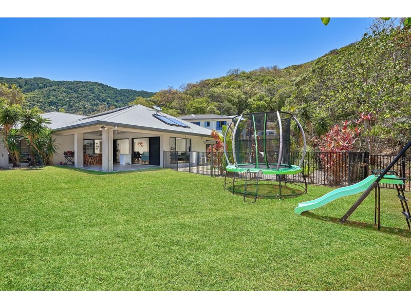 16 Retreat Close, Palm Cove QLD 4879