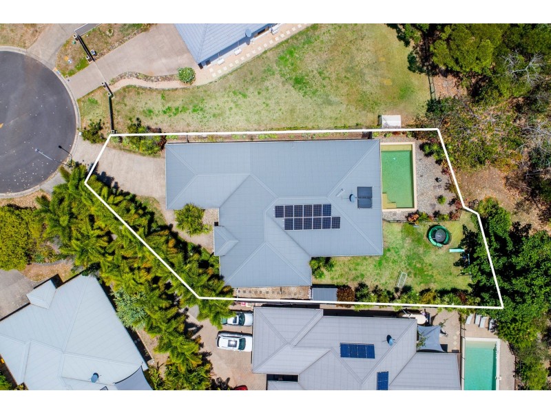 16 Retreat Close, Palm Cove QLD 4879