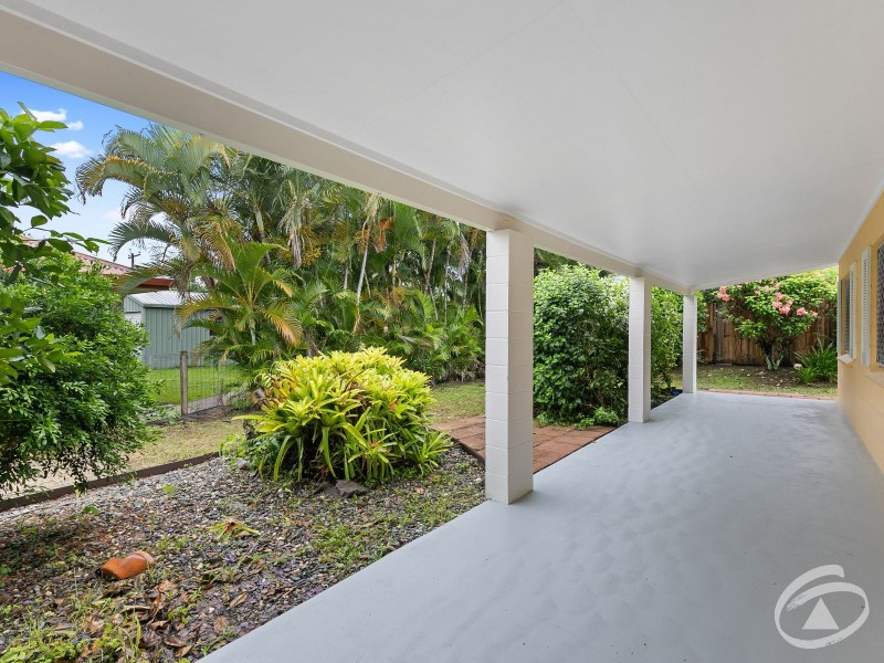 2/81 Upper Richardson Street, Whitfield QLD 4870