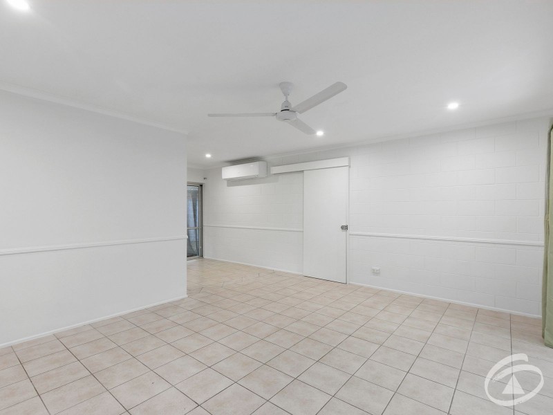 2/81 Upper Richardson Street, Whitfield QLD 4870