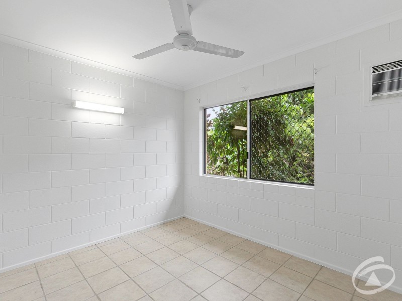 2/81 Upper Richardson Street, Whitfield QLD 4870