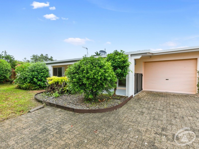 2/81 Upper Richardson Street, Whitfield QLD 4870