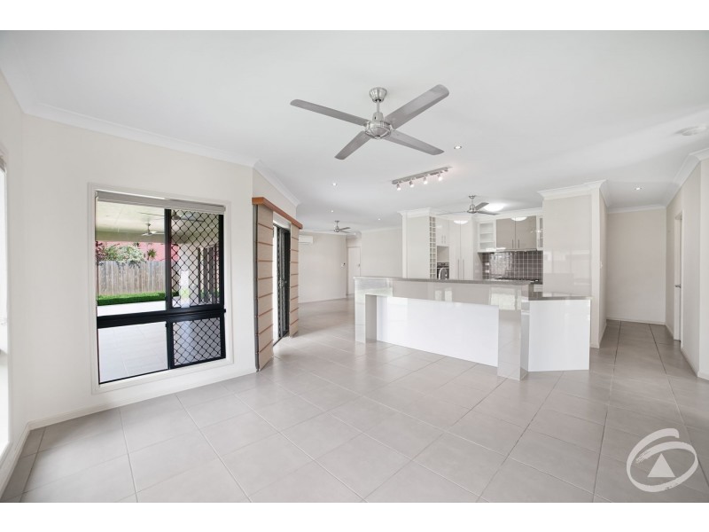 16 John Malcolm Street, Redlynch QLD 4870
