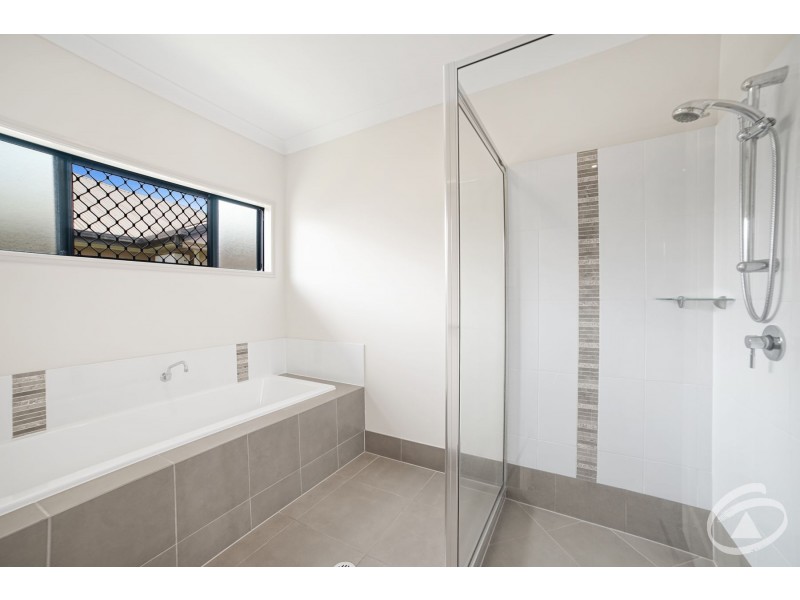16 John Malcolm Street, Redlynch QLD 4870