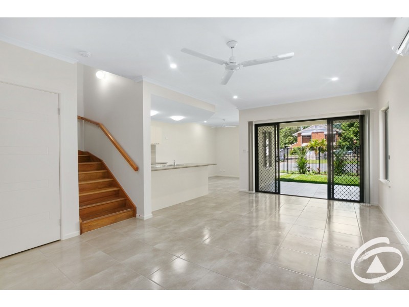 2/116 Callaghan Street, Mooroobool QLD 4870