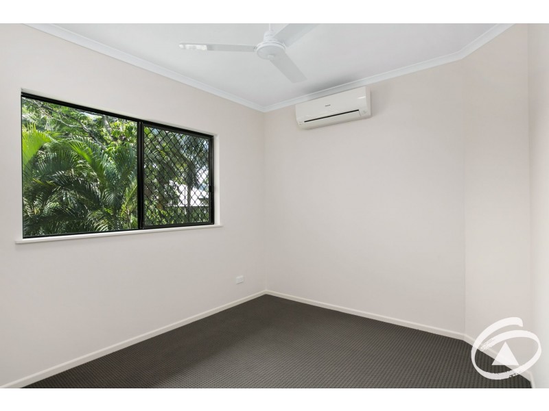 2/116 Callaghan Street, Mooroobool QLD 4870