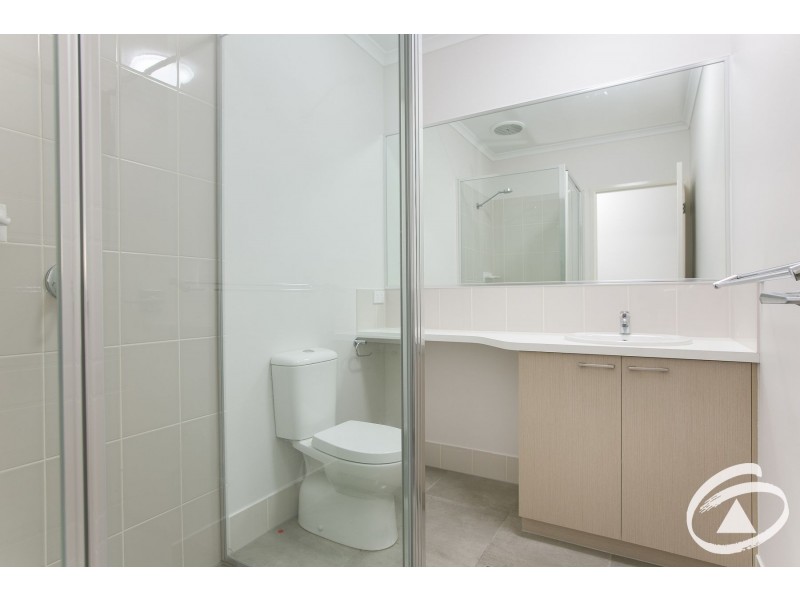2/116 Callaghan Street, Mooroobool QLD 4870