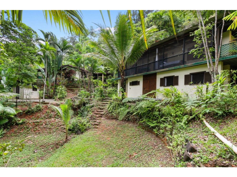 134-148 Stanton Road, Smithfield QLD 4878
