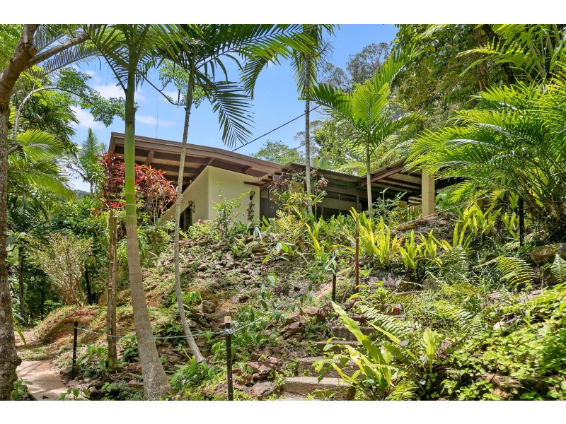 134-148 Stanton Road, Smithfield QLD 4878