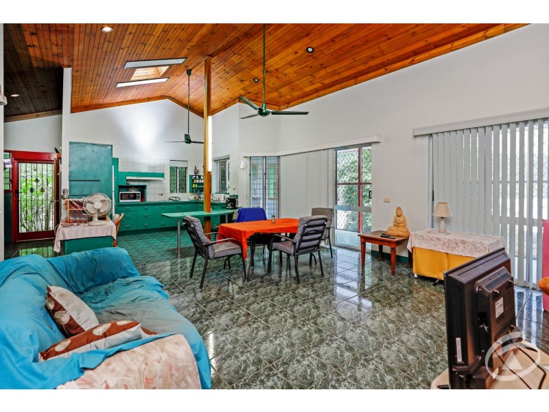 2-4 Knight Road, Smithfield QLD 4878