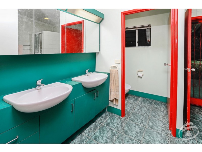 2-4 Knight Road, Smithfield QLD 4878