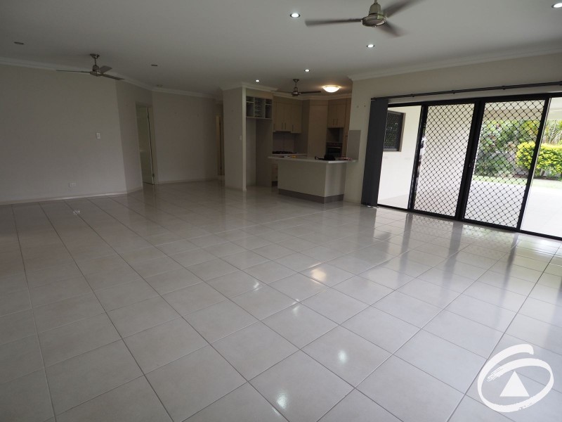 24 Rainbow Street, Kanimbla QLD 4870