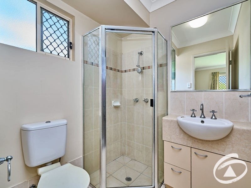 8 Mayne Street, Bentley Park QLD 4869