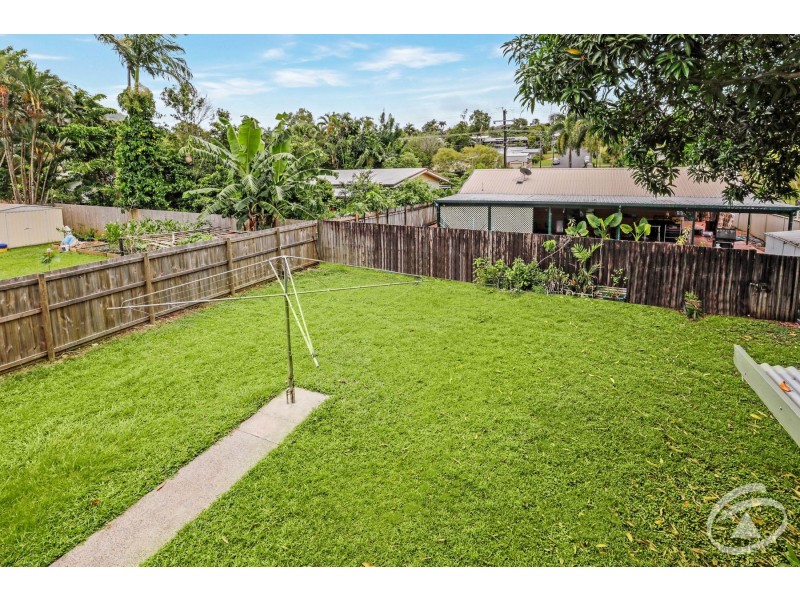 14 Serissa Street, Mooroobool QLD 4870