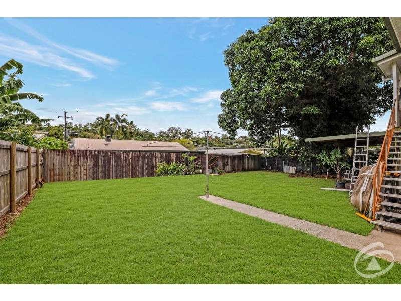 14 Serissa Street, Mooroobool QLD 4870
