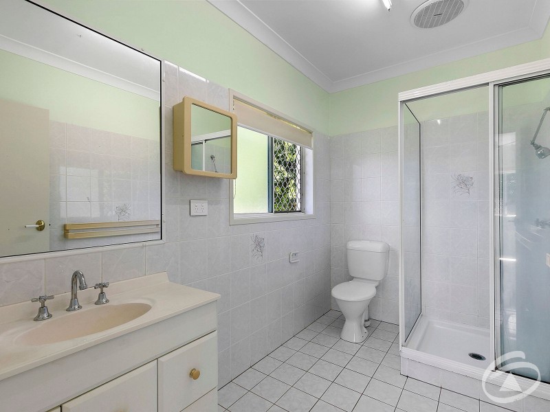 4 Clohesy Court, Kanimbla QLD 4870