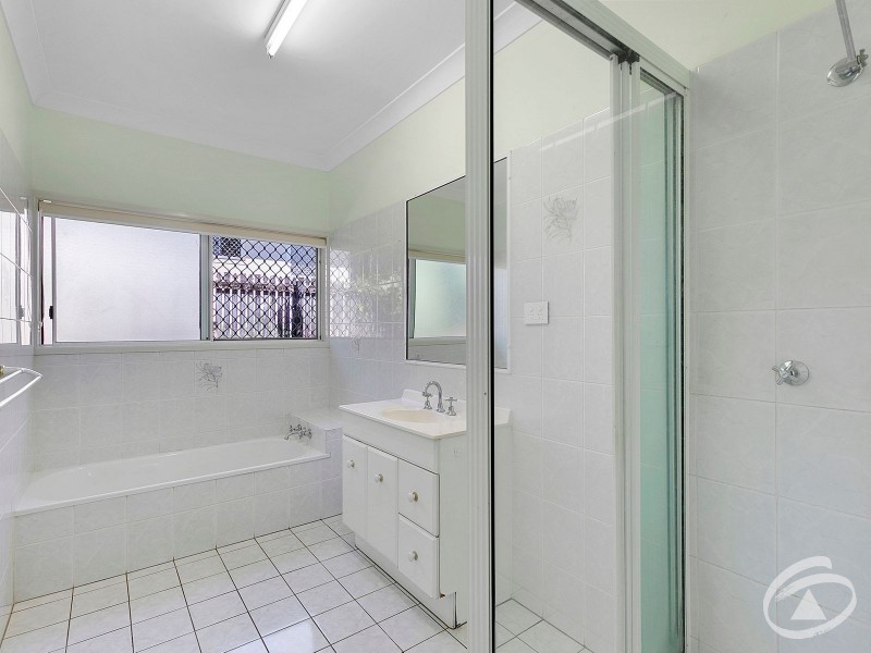 4 Clohesy Court, Kanimbla QLD 4870