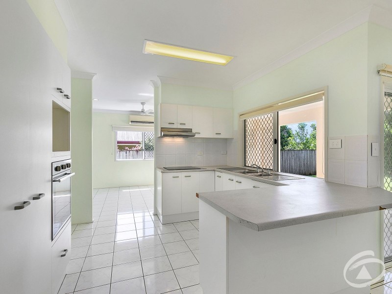 4 Clohesy Court, Kanimbla QLD 4870