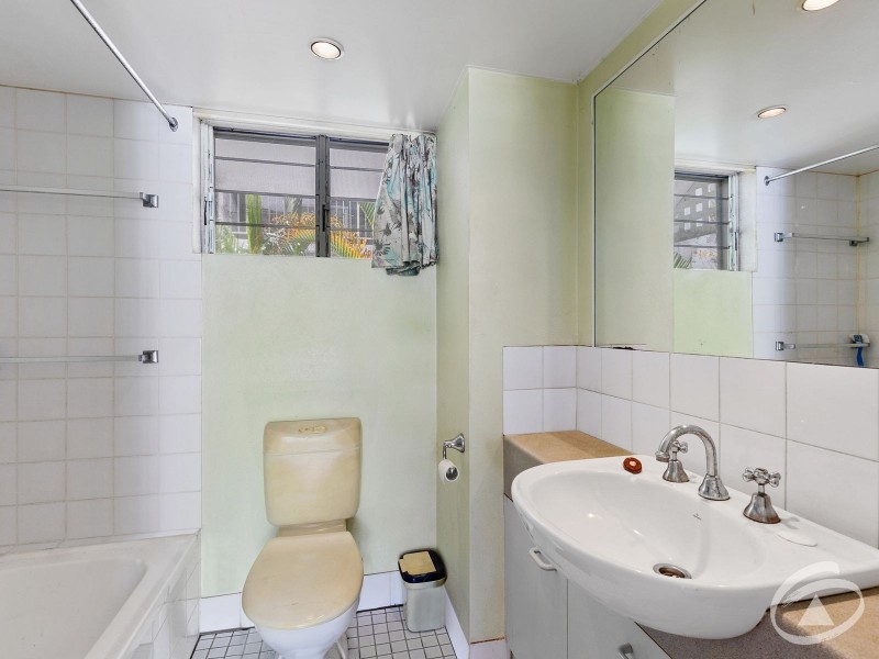 11/14 Upward Street, Cairns North QLD 4870