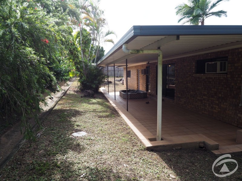 2 Begonia Place, Mooroobool QLD 4870