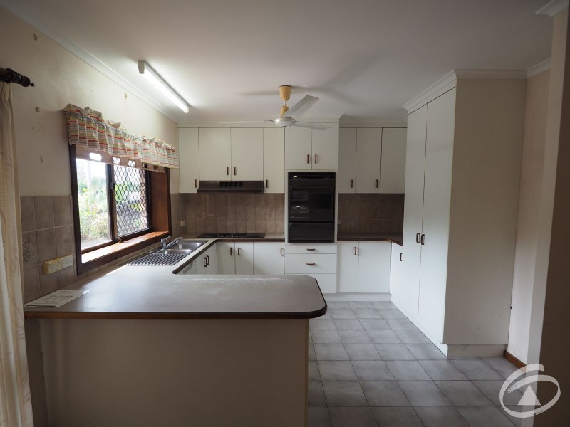 2 Begonia Place, Mooroobool QLD 4870