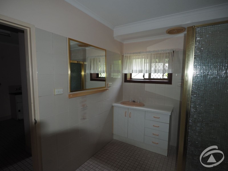 2 Begonia Place, Mooroobool QLD 4870