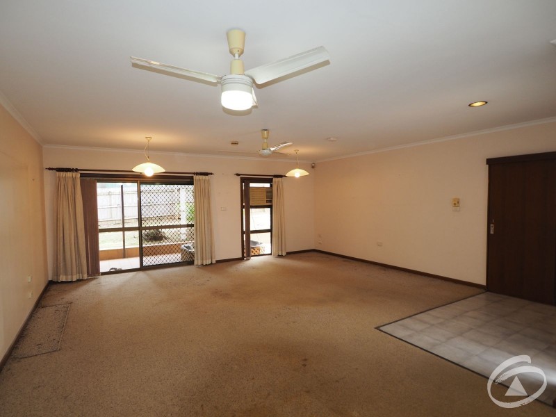 2 Begonia Place, Mooroobool QLD 4870
