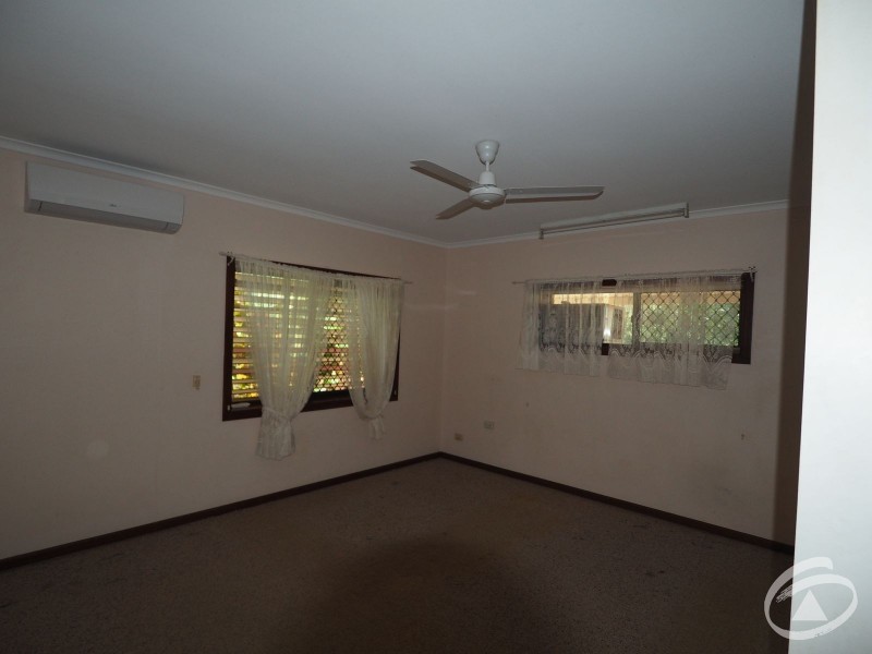 2 Begonia Place, Mooroobool QLD 4870