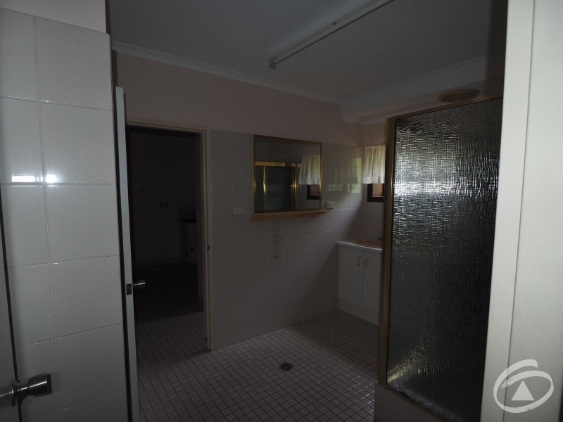 2 Begonia Place, Mooroobool QLD 4870