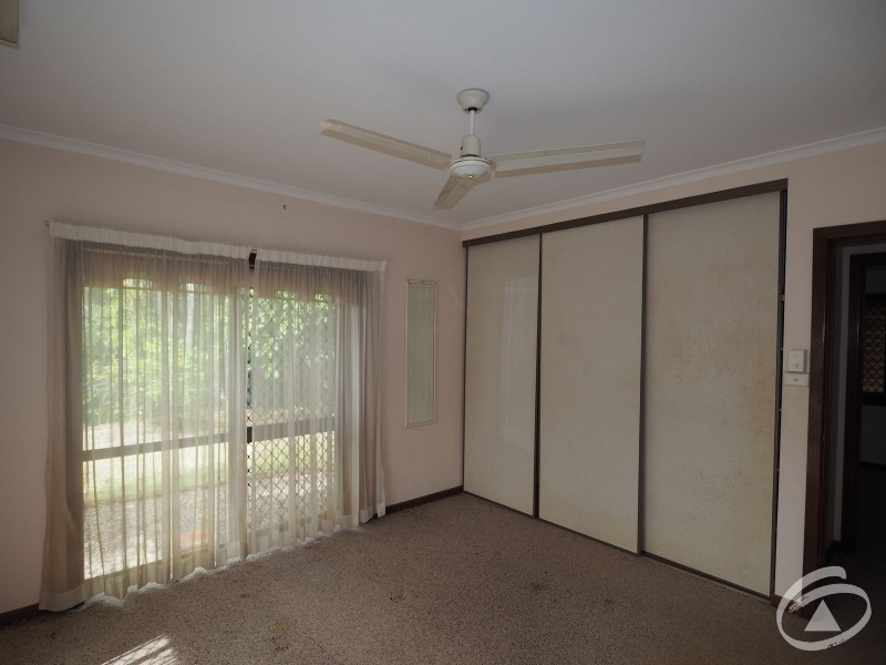 2 Begonia Place, Mooroobool QLD 4870