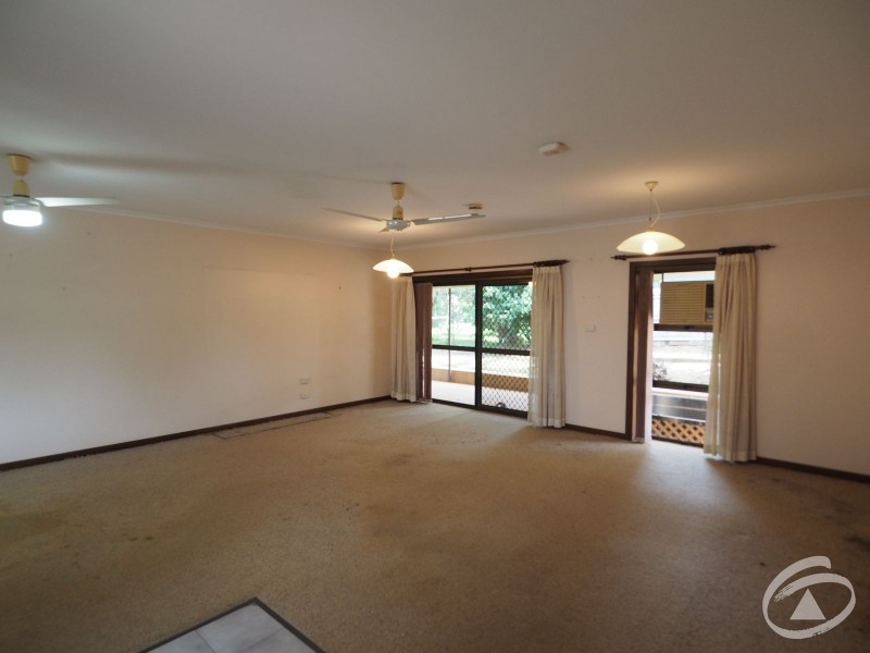 2 Begonia Place, Mooroobool QLD 4870