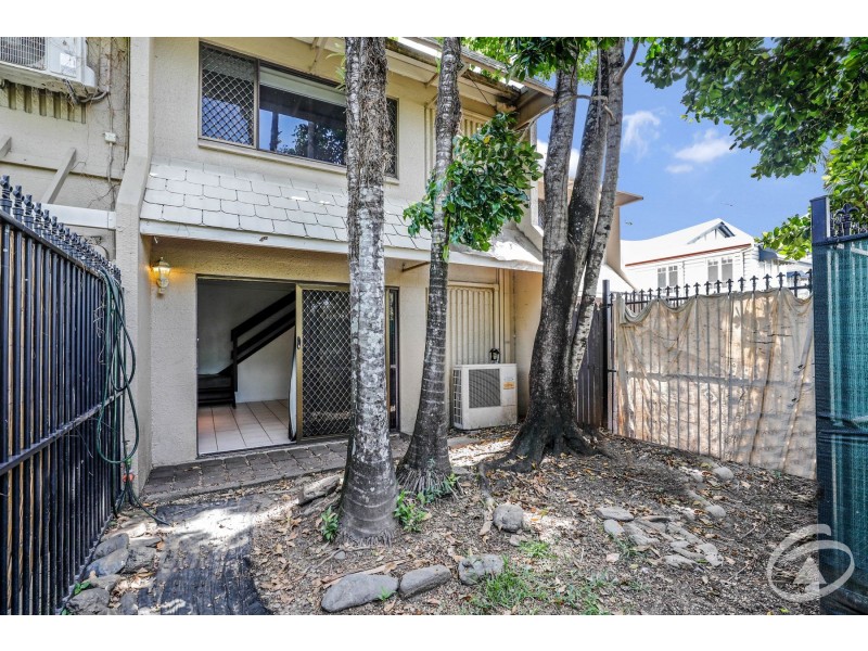 8/323 McLeod Street, Cairns North QLD 4870