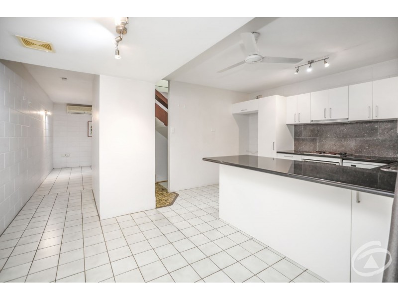 8/323 McLeod Street, Cairns North QLD 4870
