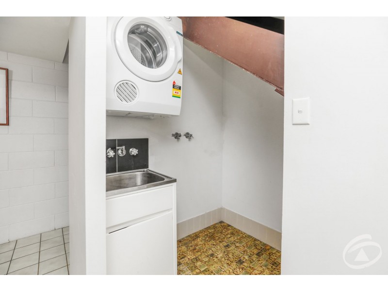 8/323 McLeod Street, Cairns North QLD 4870