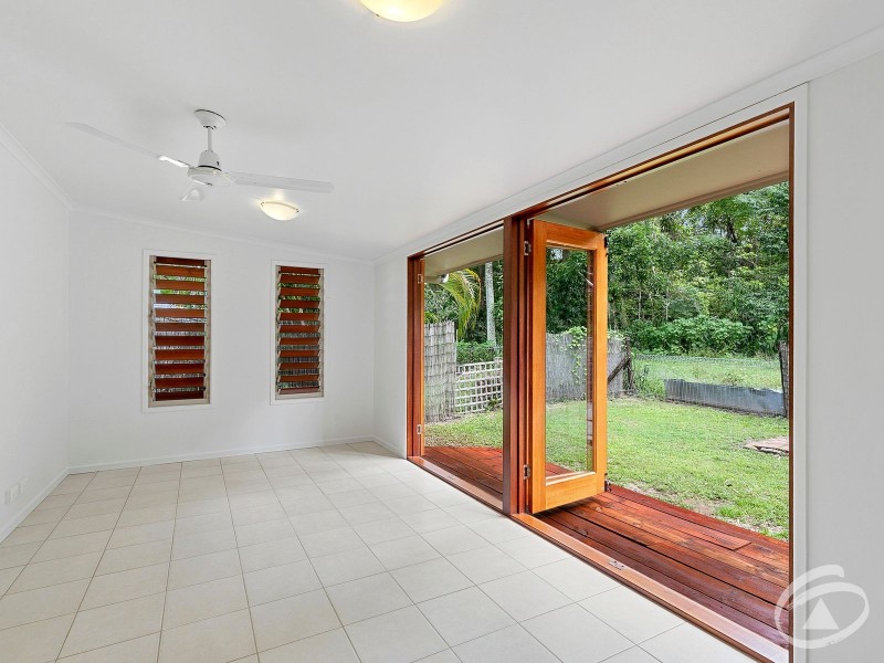 2/44 Mimosa Street, Holloways Beach QLD 4878